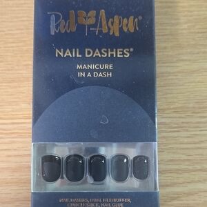 Red Aspen Nail Dashes - Black